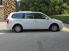 Kia Carnival 2012