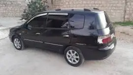 كيا كاريز 2004