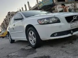 فولفو S40 موديل 2012