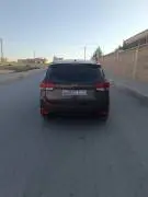 كيا كارينز 2015