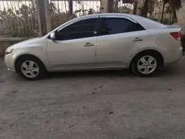 كيا فورتي 2011