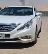 Hyundai Sonata 2011 with Sunroof