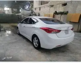 Hyundai Elantra 2012