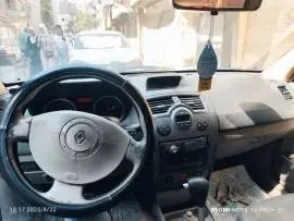 رينو ميغان 2005