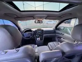 Kia Carnival 2012 VIP