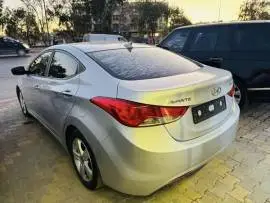 هيونداي افانتي 2011
