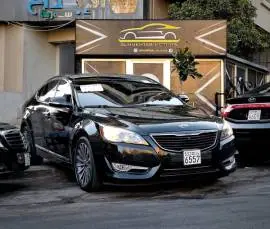 كيا K7 ليموزين 2011