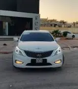 آزيرا غرانديور 2012