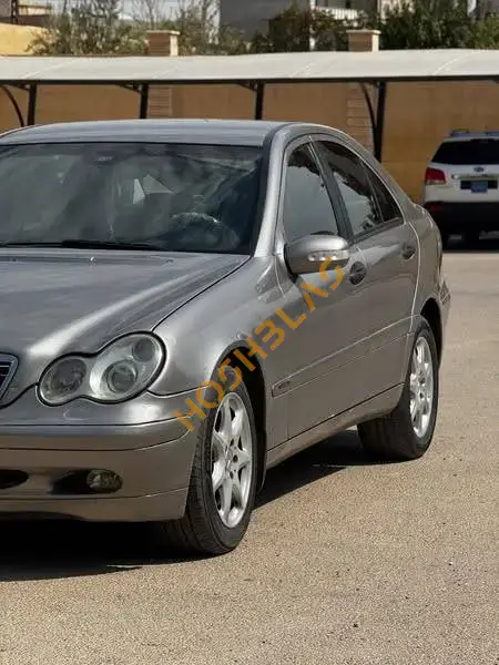 مرسيدس C220 2003 للبيع, حماة