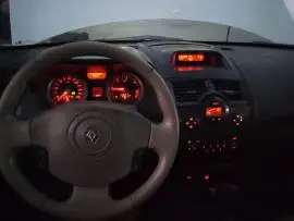 رينو ميغان 2005