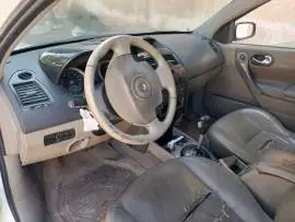 رينو ميغان 2005
