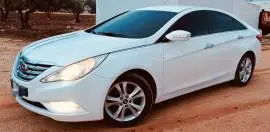 2010 Hyundai Sonata Royal White