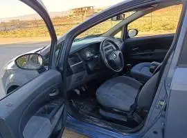 فيات لينيا 2010 للبيع