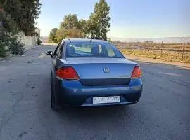 فيات لينيا 2010 للبيع