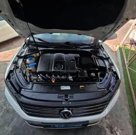 Volkswagen Passat 2017, Hama