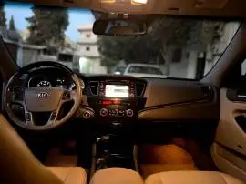 Kia Cadenza 2012, Homs