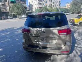 كيا سيدونا 2016