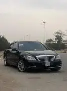 Mercedes S500 2011, Homs