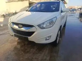 2011 Tucson, RF19840102