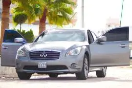 Infiniti M37x 2013, Damascus