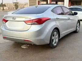 Hyundai Avante 2013, Homs