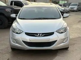 Hyundai Avante 2013, Homs