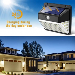 Luce Solare Esterno, Yacikos 82 LED Lampada Solare con Sensore di Movimento Luci Solari da Parete Impermeabile 2000mAh Illuminazione Solare LED con 3 modalità per Giardino [2 Pezzi] - 1