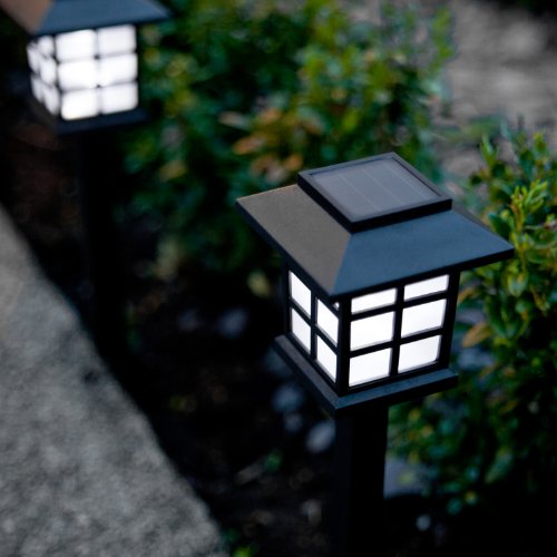 Set di 6 luci da giardino a lanterna con LED bianchi ad energia solare di Lights4fun