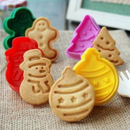 Anokay set 10 pz Formine ad Esplsuesione per Biscotti Bianco per Decorazioni Biscotti Decorazioni in Forma di Fiocchi ,Bambolotto , Babbo Natale , Albero di Natale - 1
