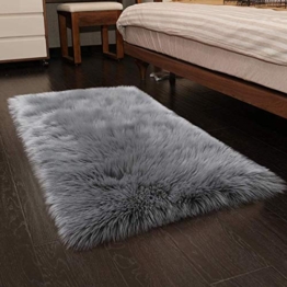Faux pelliccia di agnello di pecora tappeto, HEQUN pelliccia sintetica decorativa Soffice Pelliccia di agnello imitazione Tappeto Longhair effetto pelliccia divano letto (Grey, 75 X 120 CM) - 1
