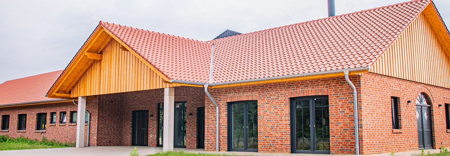 Außenansicht des ersten Pferdekrematoriums der ROSENGARTEN-Tierbestattung in Badbergen.
