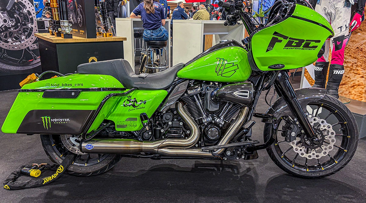 HD_RoadGlide_M8_107_Zeichenfläche 2