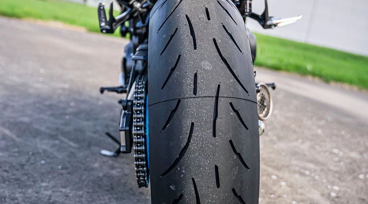 Yamaha_MT09_2026_Zeichenfläche 29