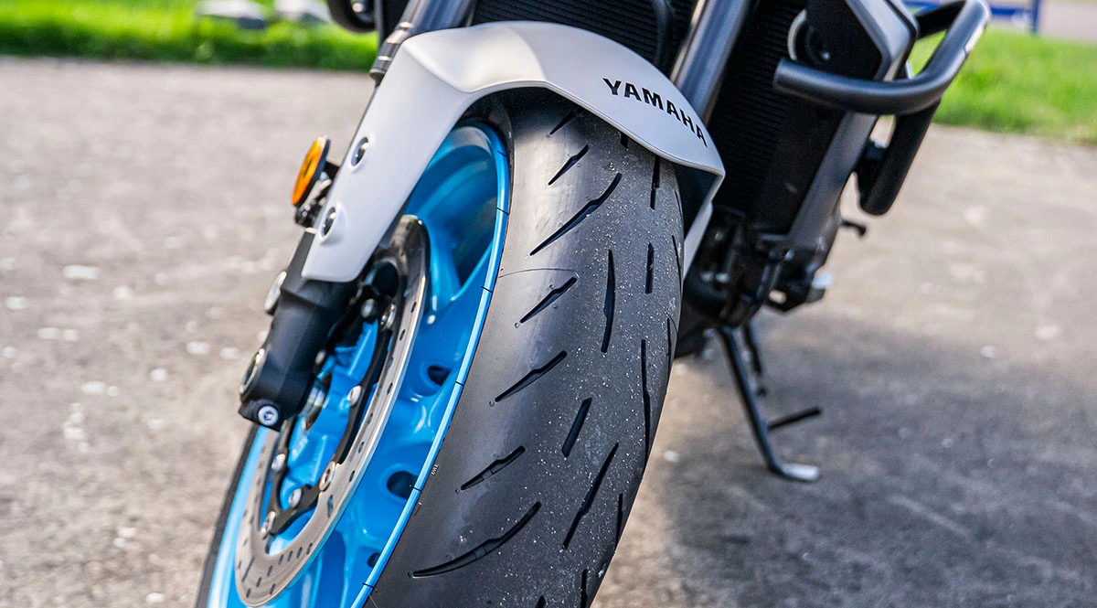 Yamaha_MT09_2026_Zeichenfläche 31