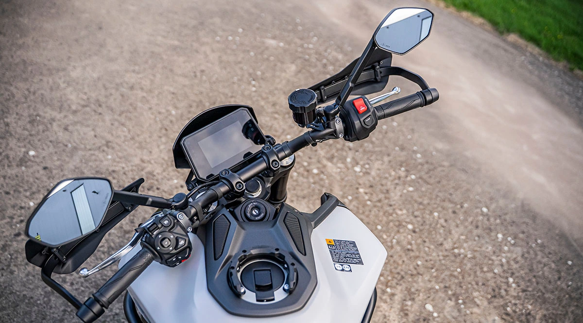 Yamaha_MT09_2026_Zeichenfläche 19