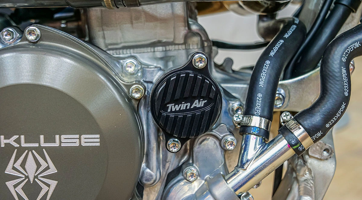 Yamaha_YZ250_2024_Zeichenfläche 7