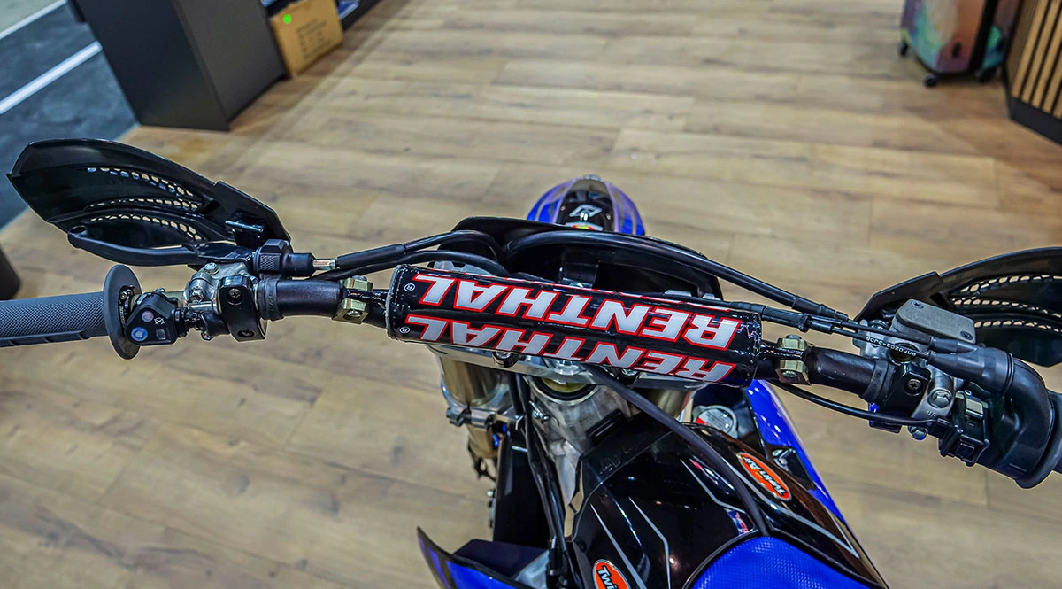 Yamaha_YZ250_2024_Zeichenfläche 11