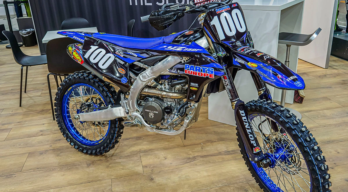 Yamaha_YZ250_2024_Zeichenfläche 3