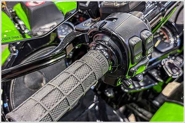 H-D Road Glide M8 107