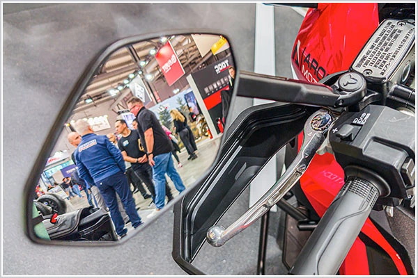 7. Mirrors & Cockpit Styling