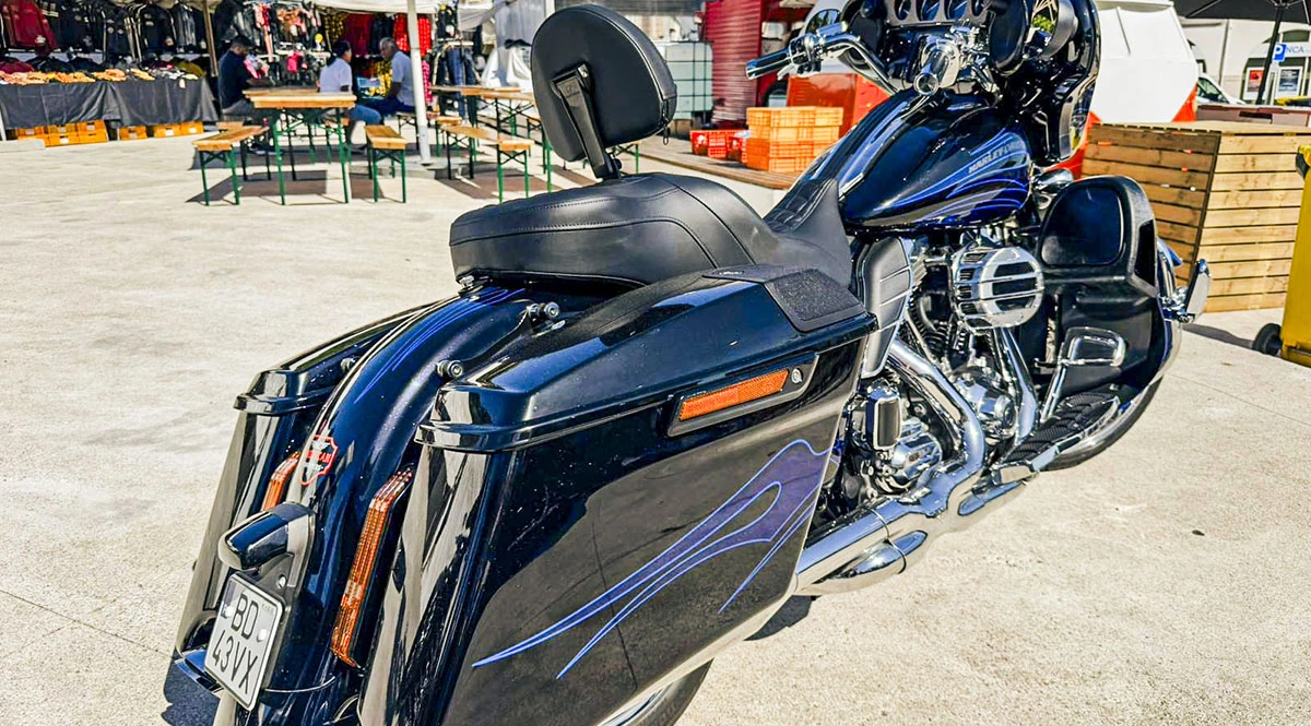 H-D_StreetGlide_CVO_FLHXFE_2016_Zeichenfläche 18