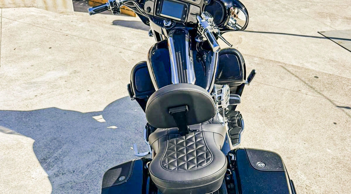 H-D_StreetGlide_CVO_FLHXFE_2016_Zeichenfläche 14