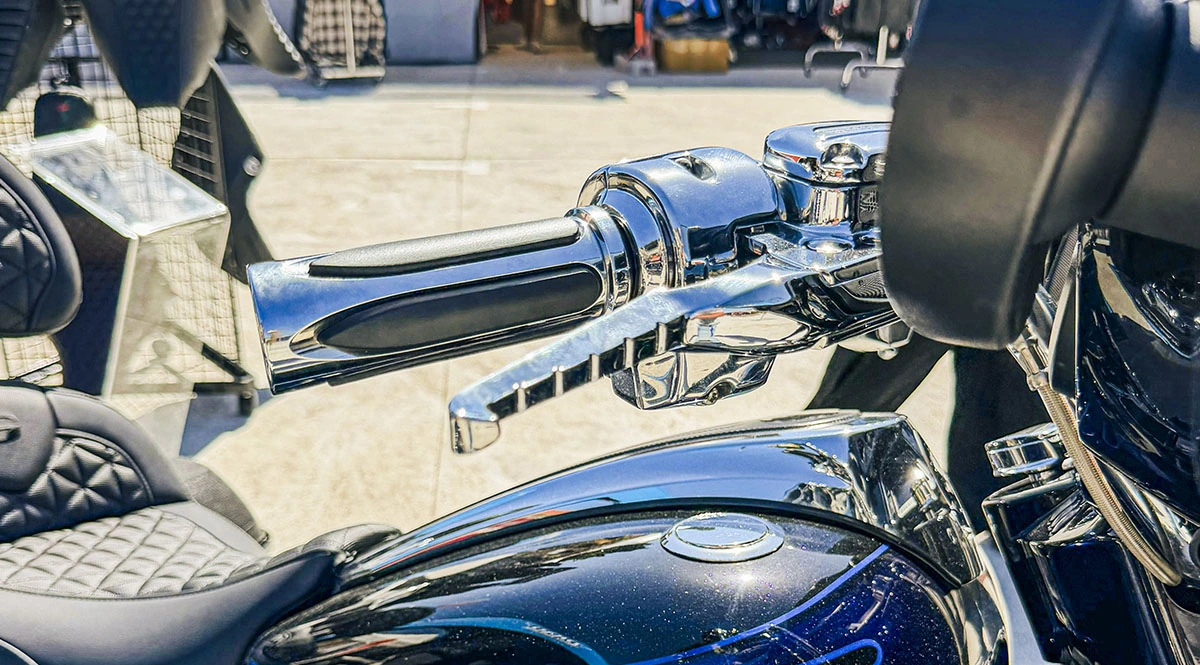 H-D_StreetGlide_CVO_FLHXFE_2016_Zeichenfläche 10