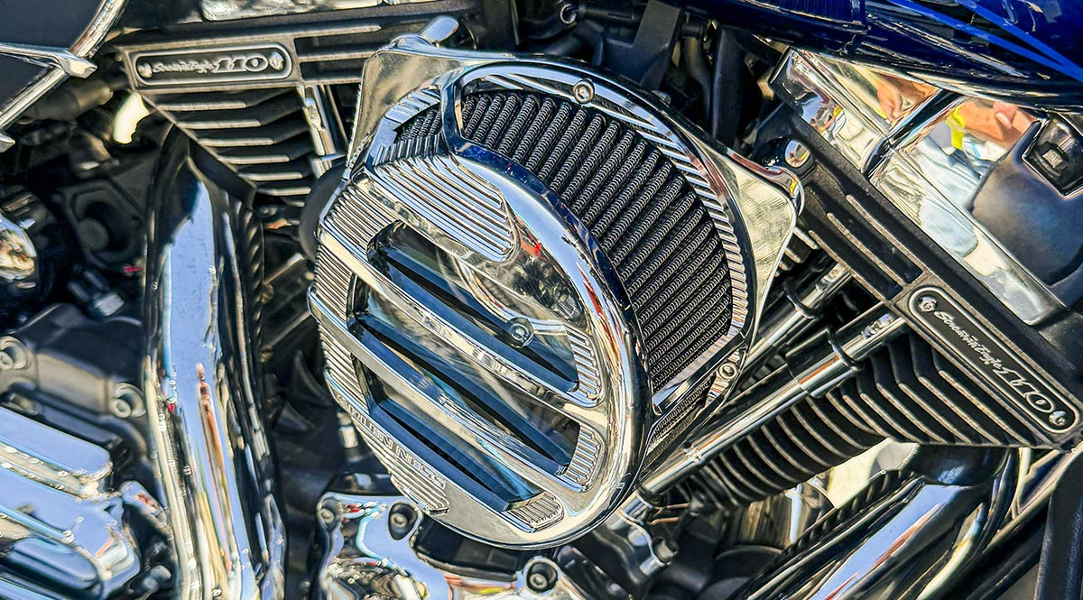 H-D_StreetGlide_CVO_FLHXFE_2016_Zeichenfläche 9