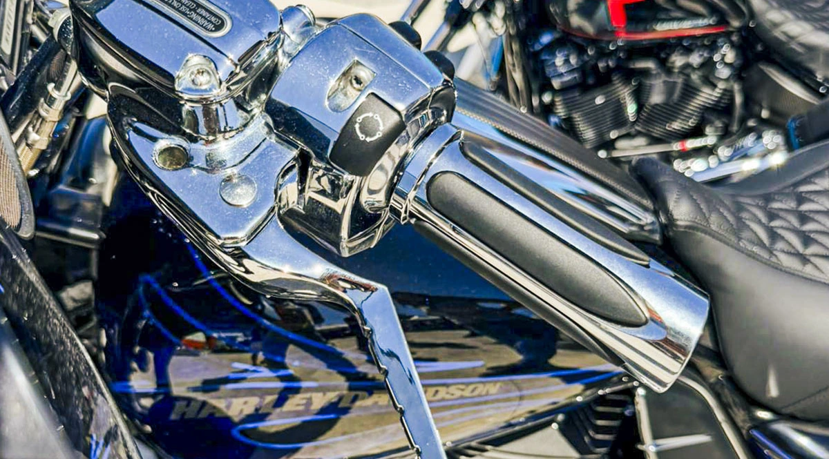 H-D_StreetGlide_CVO_FLHXFE_2016_Zeichenfläche 6