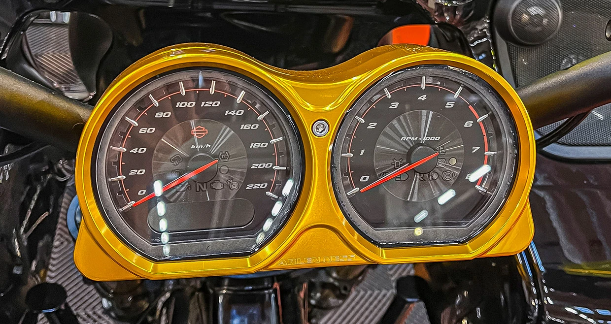 H-D_RoadGlide_2019_16