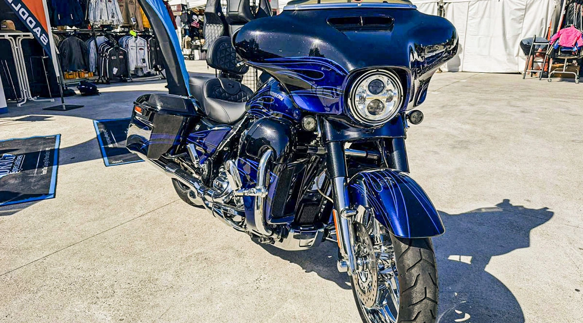 H-D_StreetGlide_CVO_FLHXFE_2016_Zeichenfläche 13