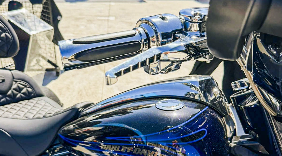 H-D_StreetGlide_CVO_FLHXFE_2016_Zeichenfläche 5