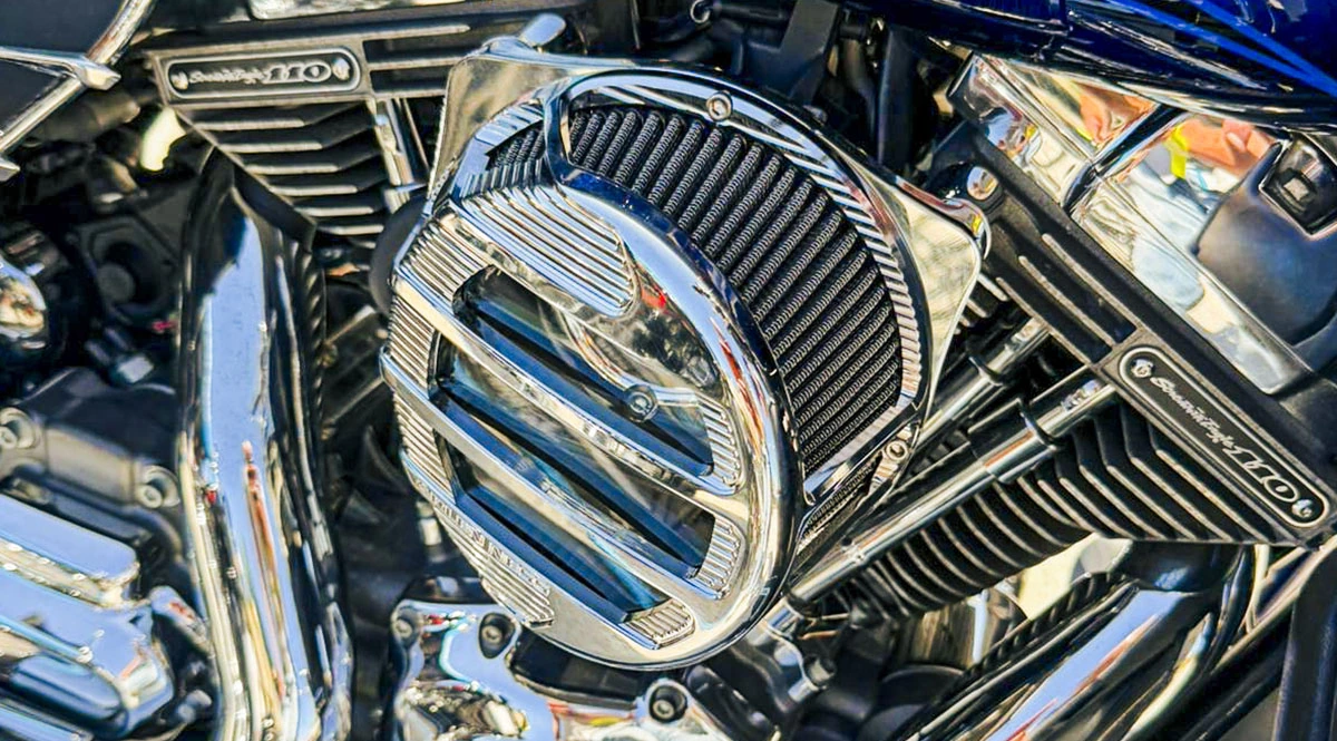 H-D_StreetGlide_CVO_FLHXFE_2016_Zeichenfläche 7