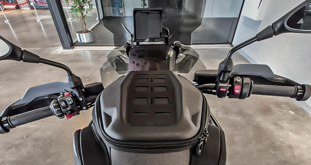 BMW_R1300GS_2025_Slider_09
